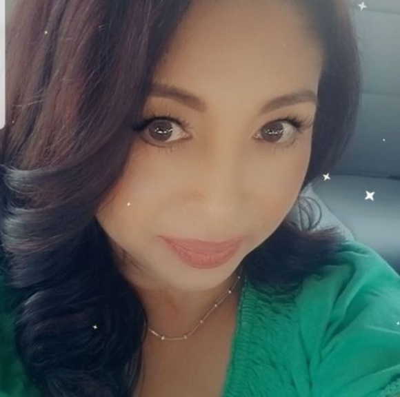 Meet your Posher, Delia - Picture 1 of 1